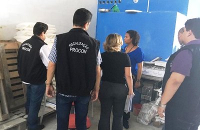Procon Maceió fiscaliza padaria e distribuidoras de fermento