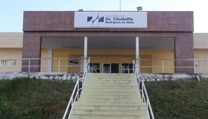 Paciente denunciou ter aguardado cerca de dez horas por uma ambulância para realizar tomografia após problema no equipamento do Hospital Municipal de Santana do Ipanema. - Foto: Arquivo/Lula Marques/Agência Brasil