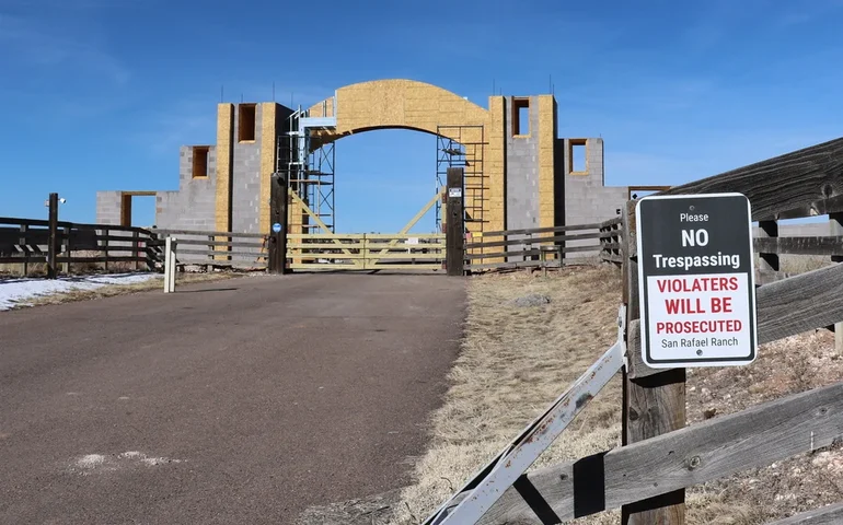 Novo México reabre investigação sobre suposta atividade ilegal no antigo Rancho Zorro de Epstein