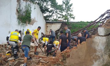 desabamento de galpão em Jaraguá