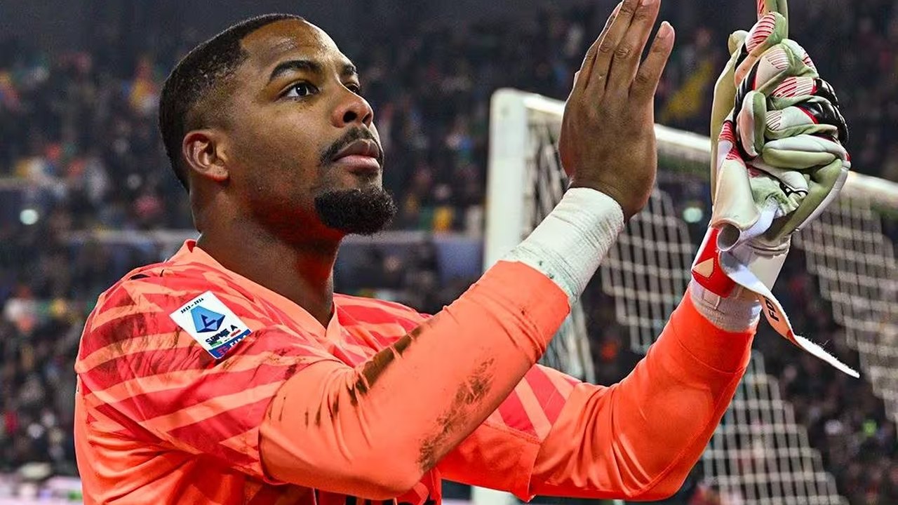 Goleiro do Milan deixa o campo após gritos racistas e jogo com Udinese é interrompido