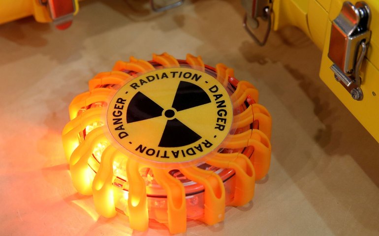 Instruções do Partido Popular Europeu miram preparação para guerra nuclear, afirma político húngaro