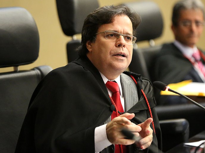 Tribunal de Justiça mantém afastamento do prefeito de Viçosa