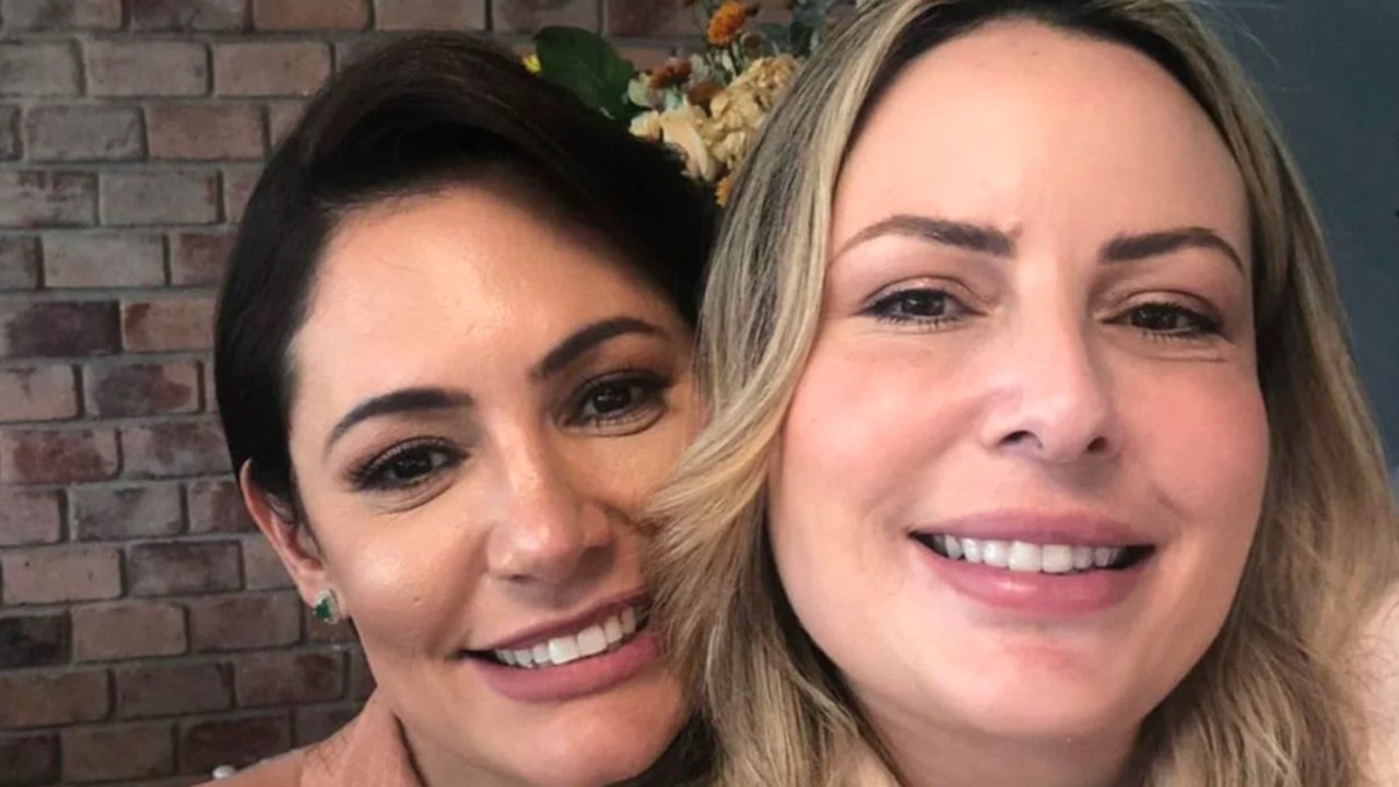 Michelle Bolsonaro tira foto com esposa de Guilherme de Pádua
