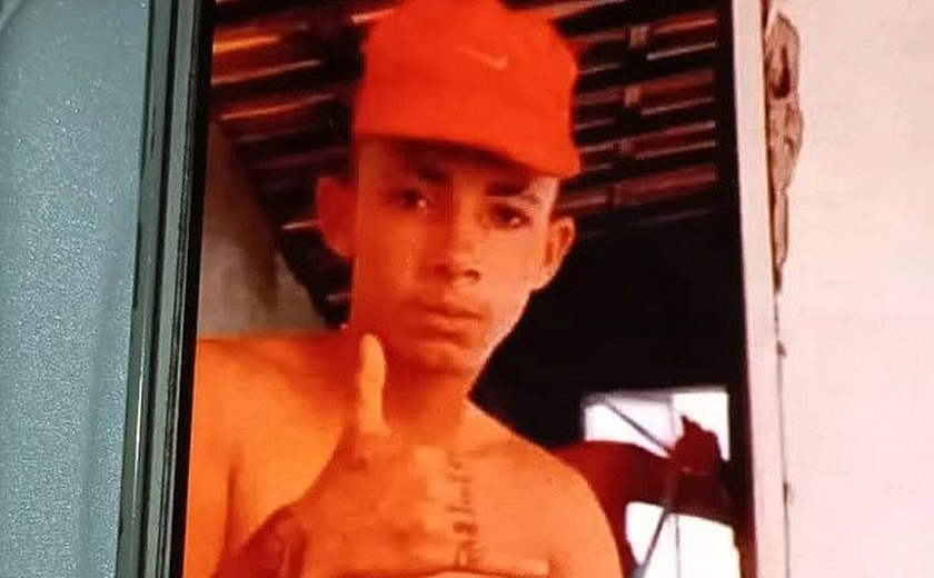 Jovem é executado a tiros após ter casa invadida por três criminosos em Rio Largo