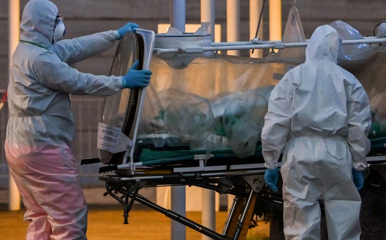 Reino Unido tem a maior taxa de mortes ligadas à covid-19, destaca ‘FT’