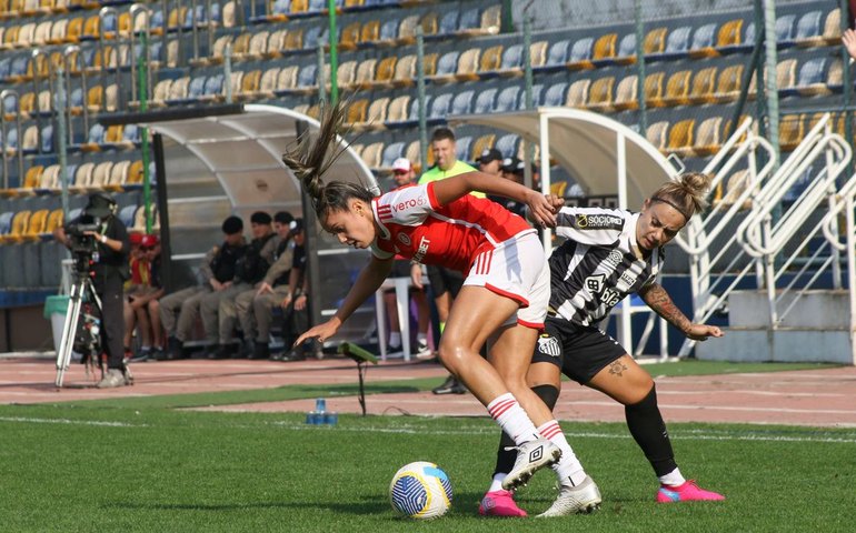 Melhor visitante, Inter enfrenta Santos pelo Brasileirão Feminino