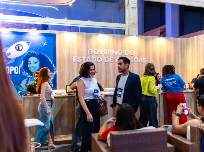 Secti promove atividades interativas e debates sobre inovação durante o Neon 2026
