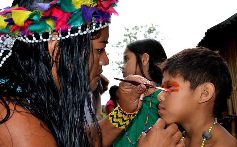 MEC anuncia construção de 117 escolas indígenas no Brasil