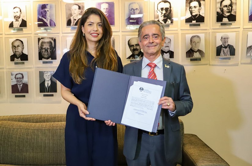 Presidente Fábio Bittencourt empossa nova consultora-geral do TJAL