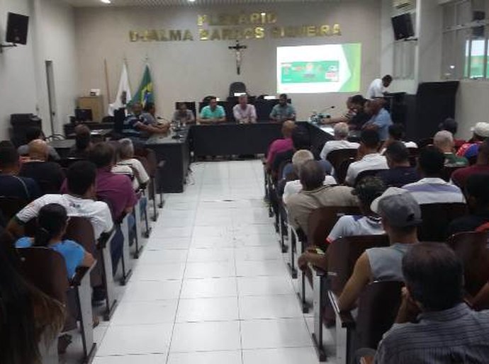 Diretoria do Coruripe reúne conselheiros, patrocinadores e torcedores na Câmara