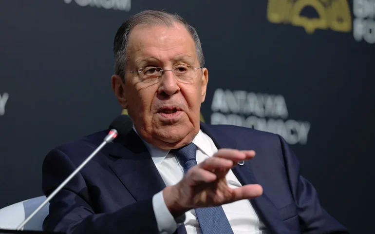 Trump não queria destruir a civilização iraniana, avalia Lavrov