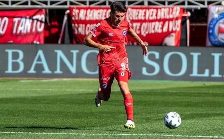 Cruzeiro confirma empréstimo do zagueiro argentino Lucas Villalba até o final de 2024