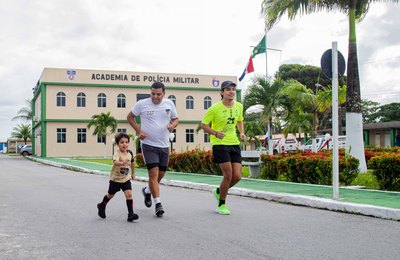 Referência e exemplo: esporte une e reforça laços entre pais policiais militares e seus filhos