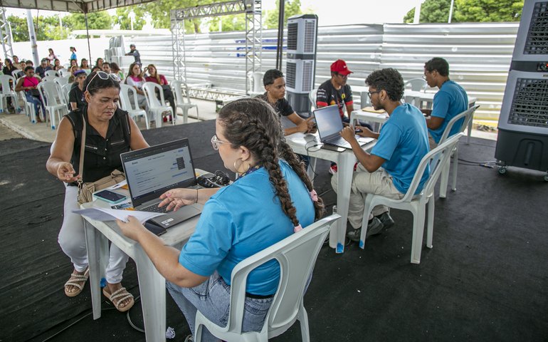 11º Emprega Maceió atrai público no Benedito Bentes com 100 fichas diárias