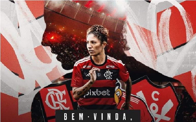 Flamengo anuncia contratação da centro-avante Cristiane