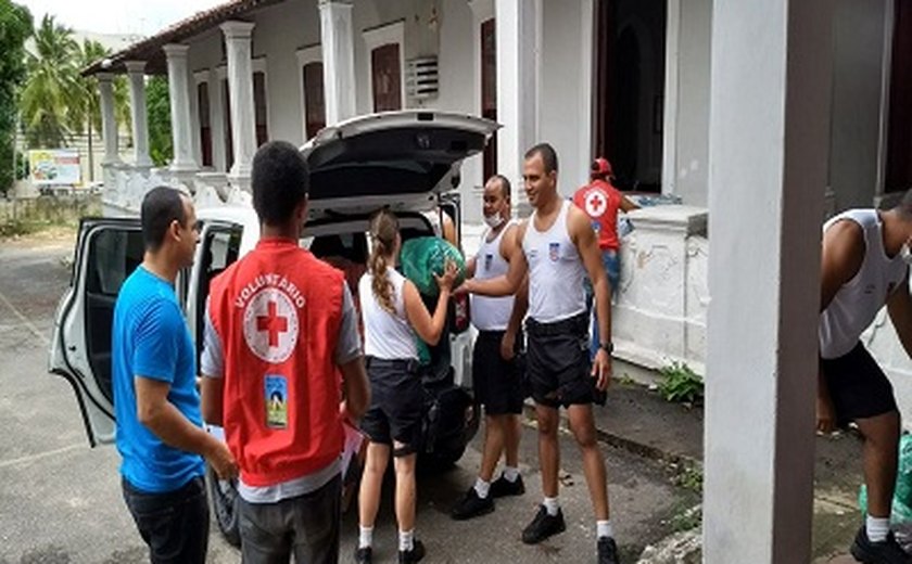 Novos soldados da Polícia Militar atuam no auxílio às vítimas das chuvas em Alagoas
