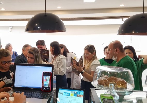 Cafeteria com opções mineiras é aberta no Centro de Maceió