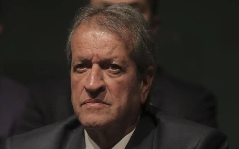 Valdemar Costa Neto cobra postura firme de Flávio Bolsonaro para conter brigas no PL