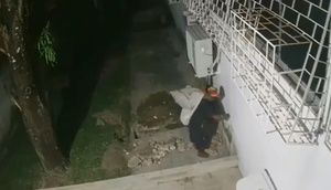 Homem pula muro e tenta depredar sistema de vigilância na UPA Fernando Franco em Aracaju