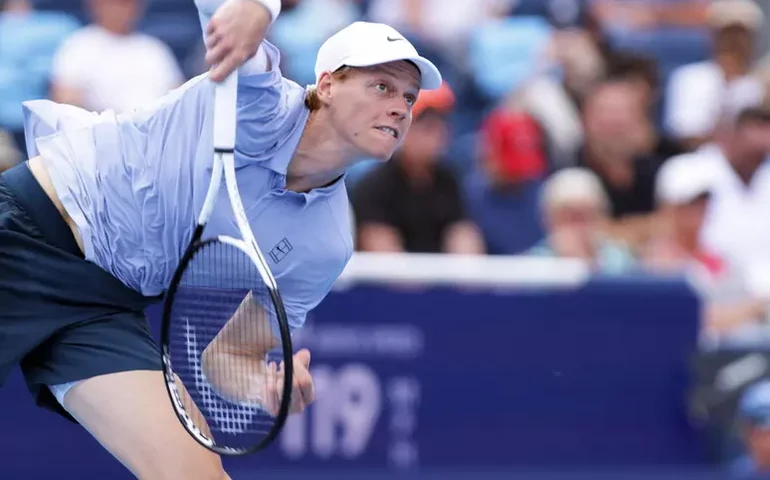 Chuva suspende partida entre Sinner e Mannarino em Cincinnati