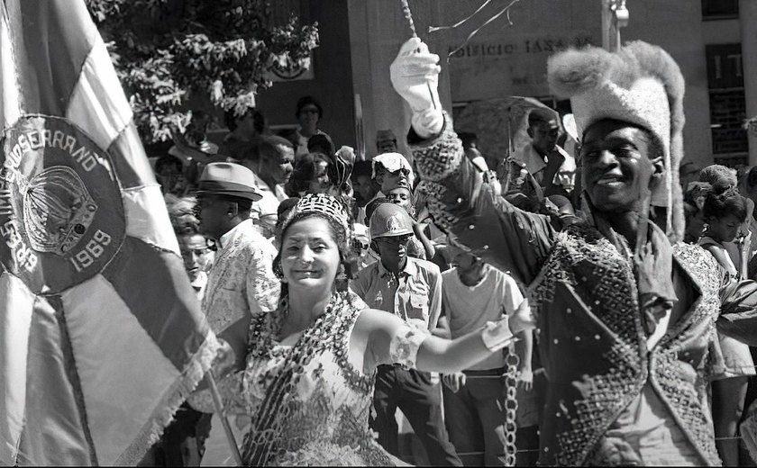 Academia de Artes Carnavalescas homenageia grandes nomes do samba