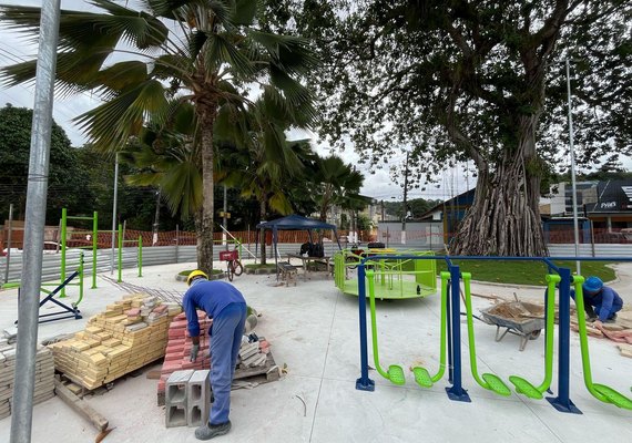 Obras em praça de Fernão Velho chegam à reta final