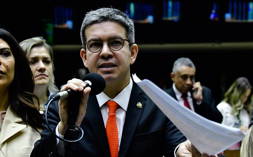 'Eleição sem certificação não tem idoneidade', diz Randolfe sobre Venezuela