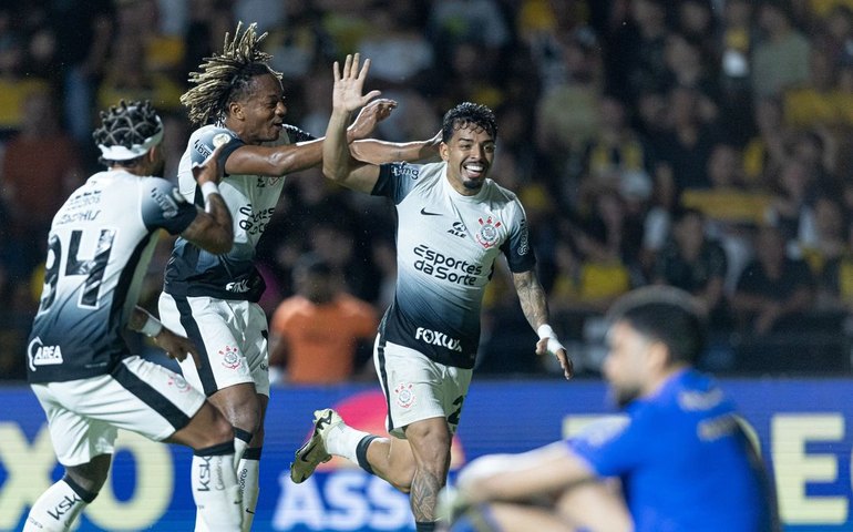 Bahia e Corinthians pressionam Cruzeiro em disputa por Libertadores
