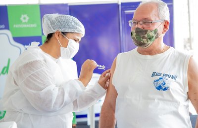 A cada 10 maceioenses com mais de 18 anos, 4 já se vacinaram com 1ª dose