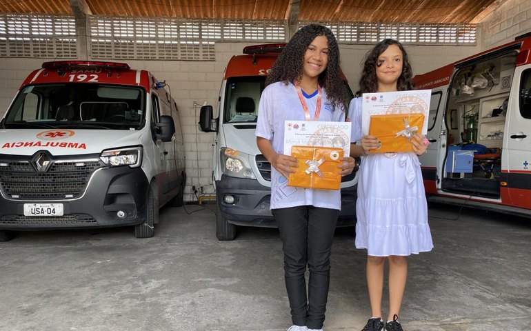 Samu nas Escolas encerra ciclo de 2022 premiando redação de dois estudantes