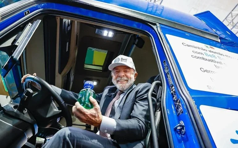 “O Brasil cansou de ser tratado como invisível”, diz Lula ao apresentar país como potência da transição energética na maior feira industrial do mundo