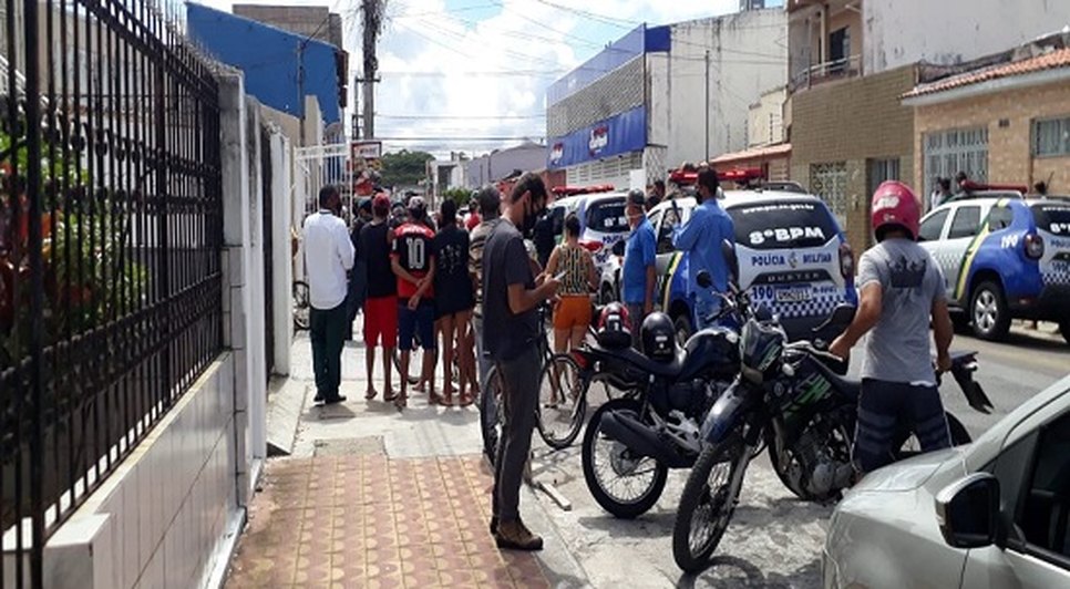 assassinato-homem-foto-pe-embaixo-noticias-270421.jpg / Foto: Redes sociais