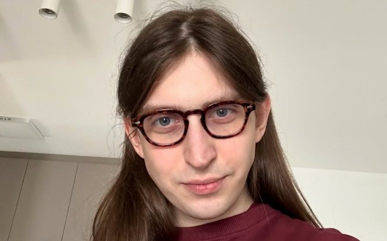 Adultização: das redes para a legislação brasileira