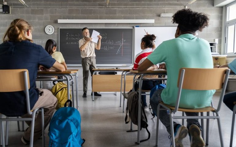 Importância do ensino de filosofia e sociologia será debatida em seminário da Comissão de Educação