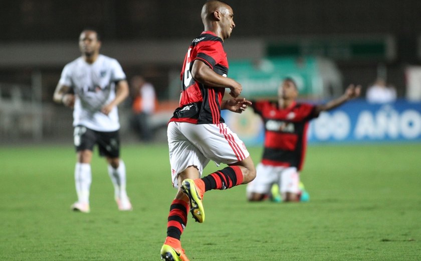Em noite de gala, Flamengo despacha Figueirense e segue na Copa Sul-Americana