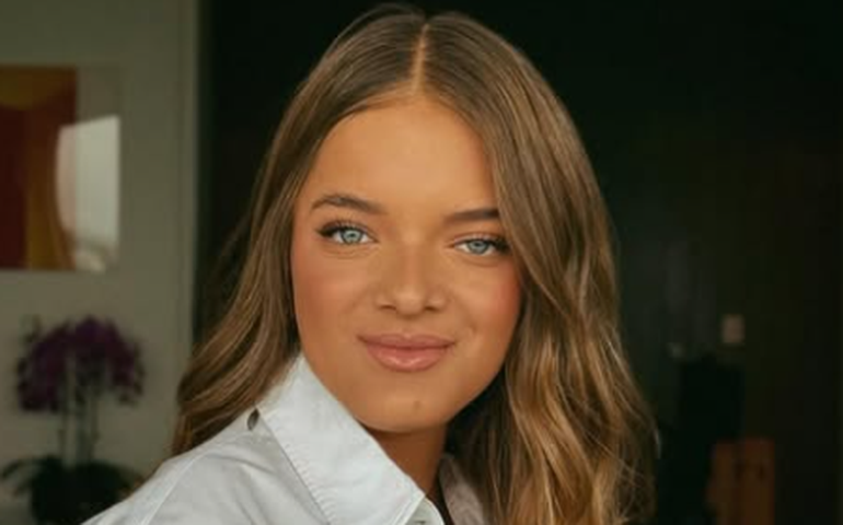 Rafa Justus homenageia César Tralli antes de seu primeiro JN