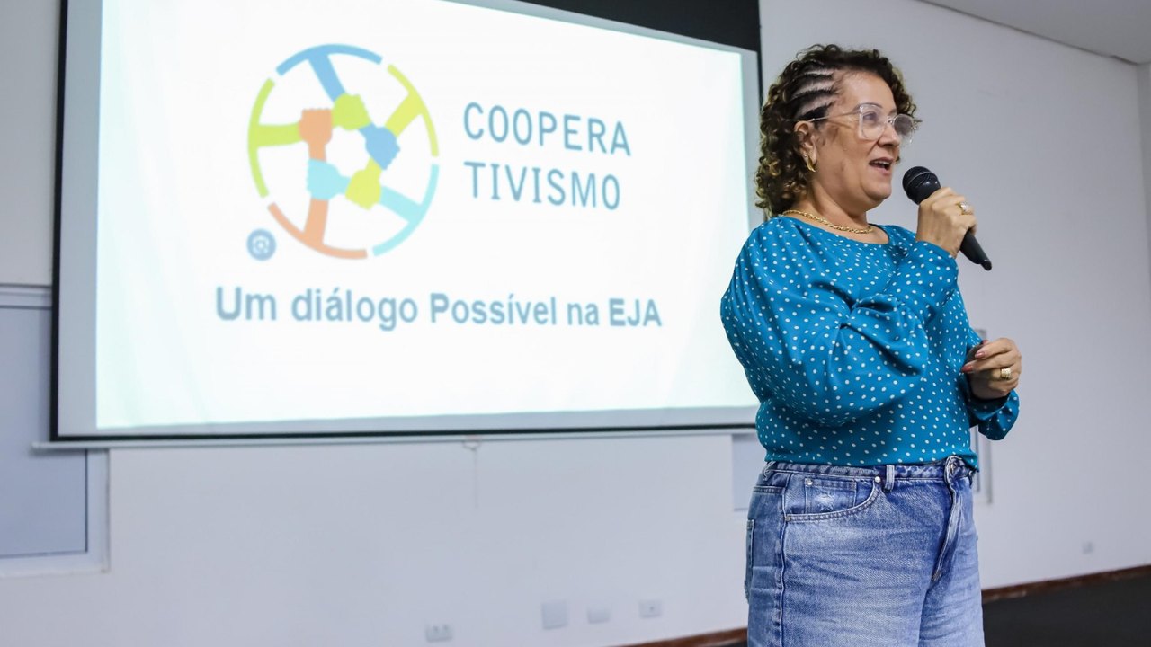 Sedics promove palestra sobre cooperativismo para alunos da EJA de Pilar