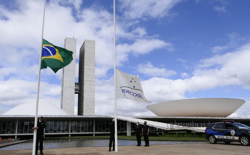 Câmara aprova requerimento de urgência que propõe redução de benefícios fiscais