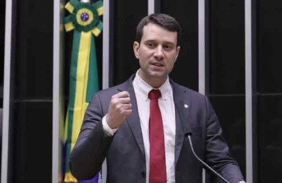  Deputado Daniel Barbosa defende medidas para ampliar direitos trabalhistas e fomentar empregabilidade