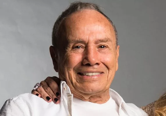 Boletim médico atualiza estado de saúde de Stênio Garcia