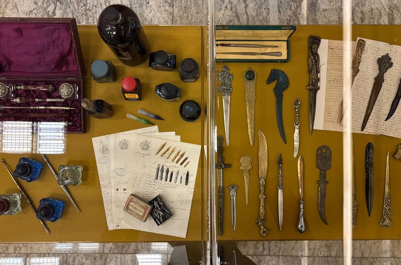 Peças do CCM integram exposição sobre a história da escrita, em Belo Horizonte