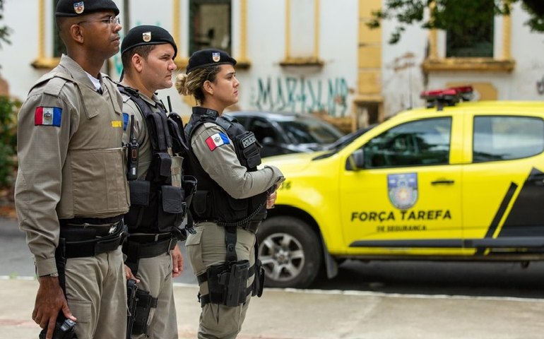 Guarnição do 12º BPM prende pessoa suspeita de roubos em bairros de Maceió