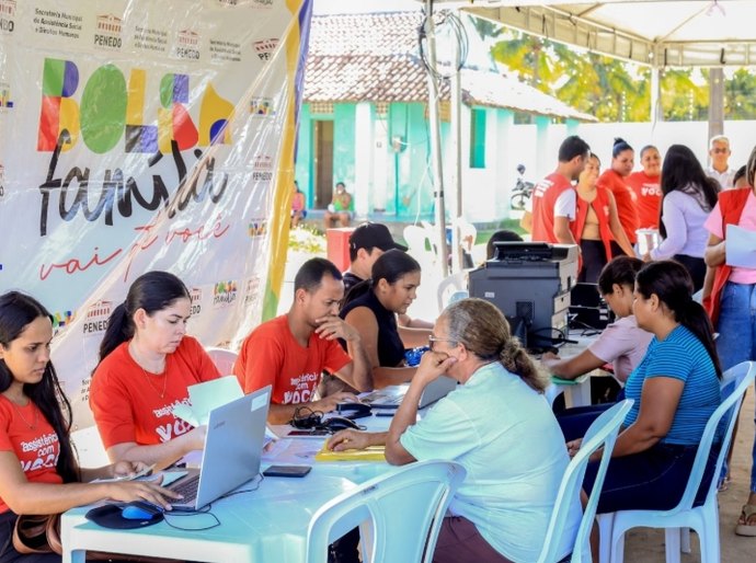 Famílias da Cooperativa 1º Núcleo recebem serviços e atendimentos da Secretaria de Assistência Social de Penedo