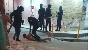 Acusado de matar idoso e balear outro homem é preso após ser linchado em Lagarto / Foto: Foto: Portal A8SE/Reprodução