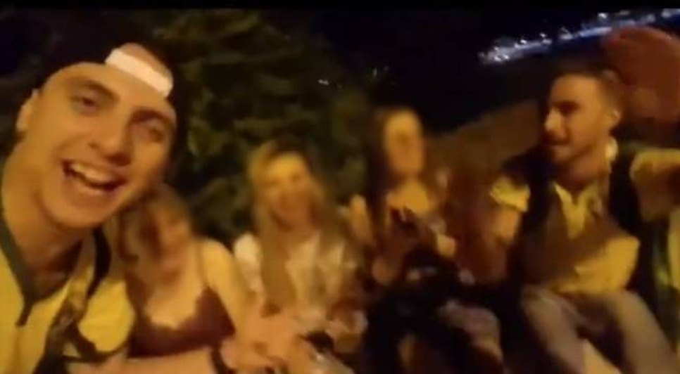videos ridicularizam estrangeiras