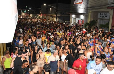Ressaca de Carnaval reúne multidão e encerra folia com sucesso em São Miguel dos Campos