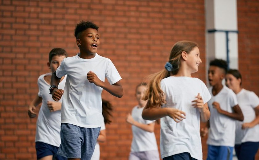 Comissão do Esporte faz homenagem a profissionais de educação física que se destacaram em 2024