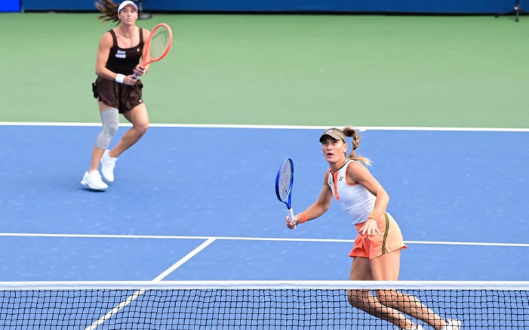 Stefani e Babos e Pigossi e Ingrid avançam em duplas; Naná cai em simples no SP Open