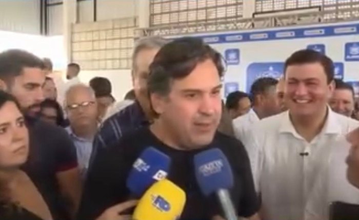 Isnaldo Bulhões em agenda em Rio Largo